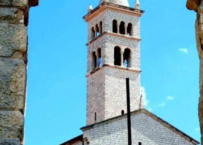 Santina Apartamento Pula