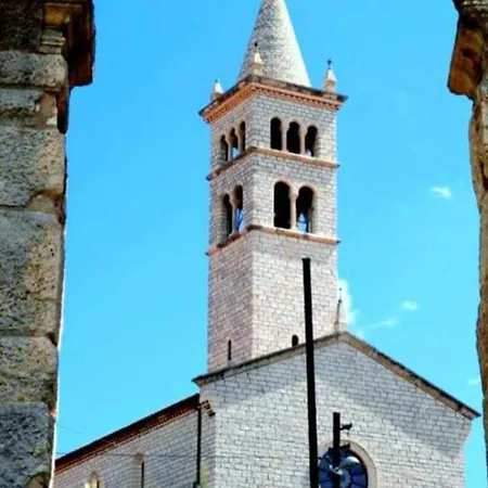 Santina Apartamento Pula